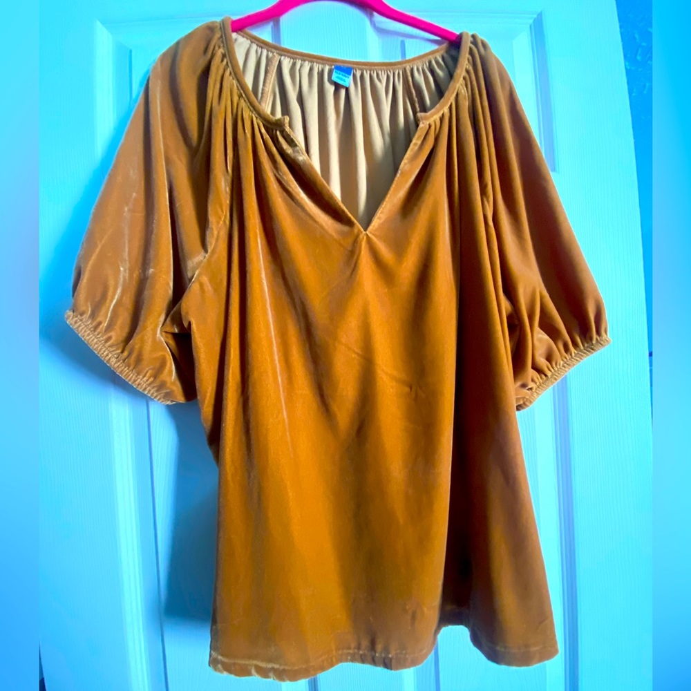 Old Navy Velvet Top, Beautiful Gold Color, Size 2x